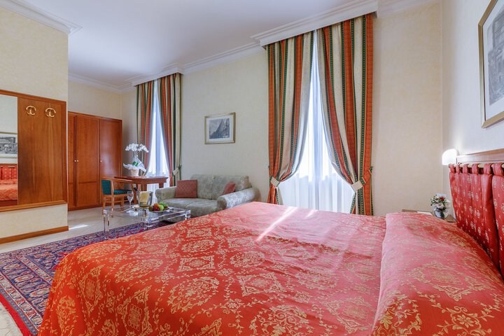 Room 33 of 59