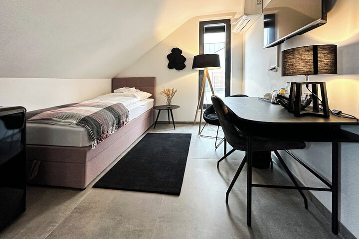 Room 71 of 179