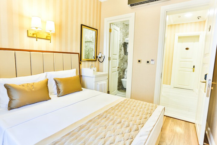 Room 20 of 35