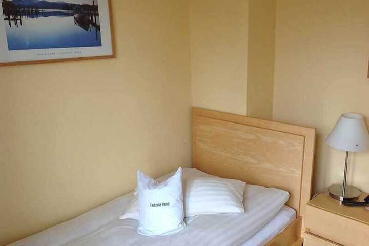 Room 3 of 48