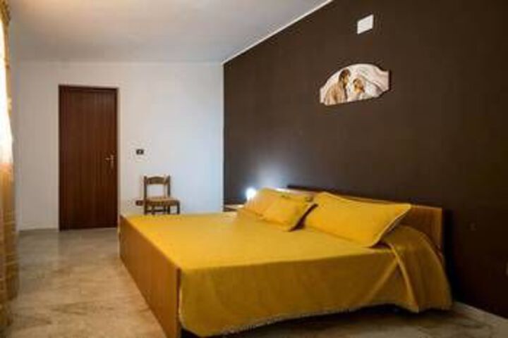 Room 16 of 49