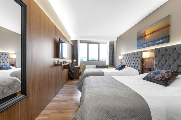 Room 14 of 33