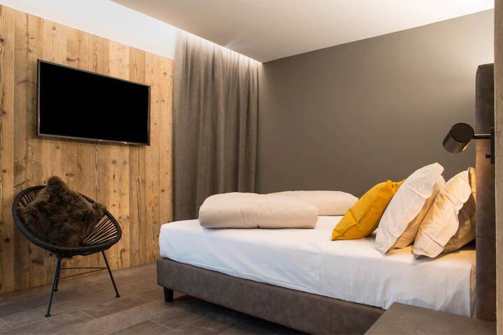 Room 10 of 52