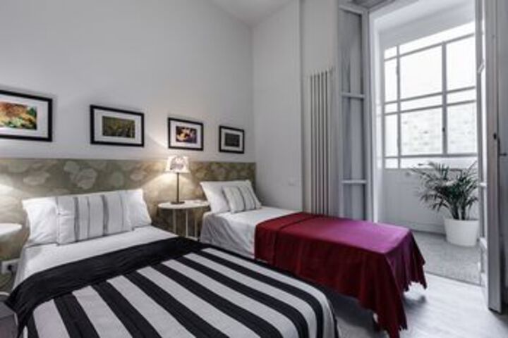 Room 26 of 38
