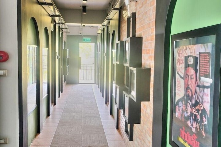 Room 4 of 105