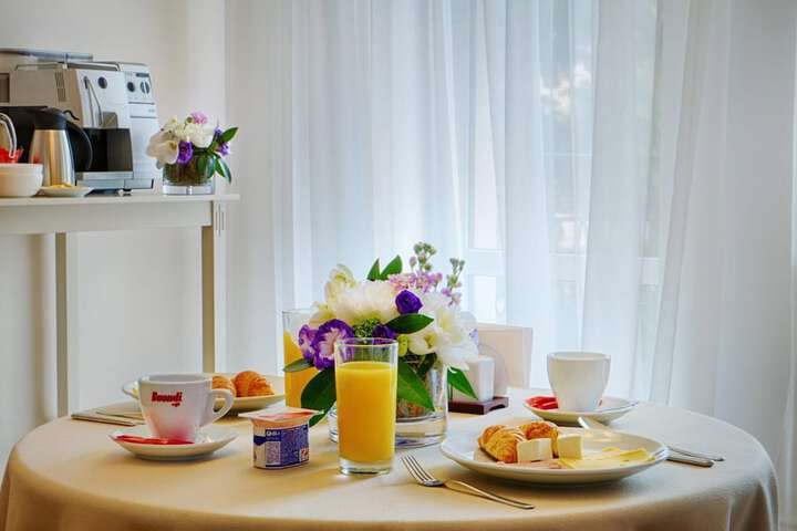 Breakfast/Coffee Service 30 of 38