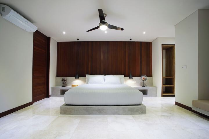 Room 15 of 62