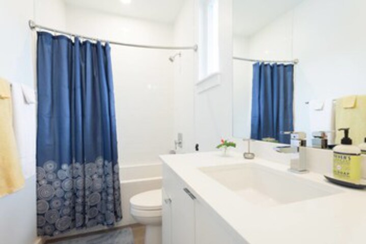 Room 2 of 40