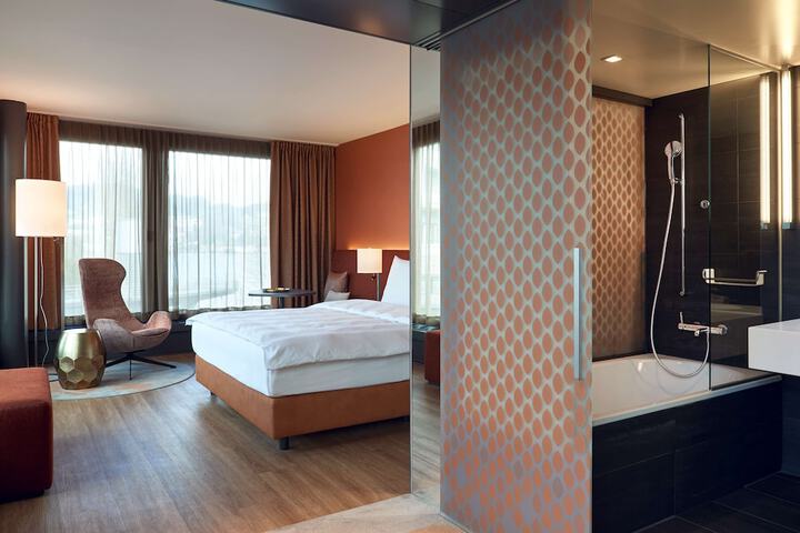 Room 33 of 289