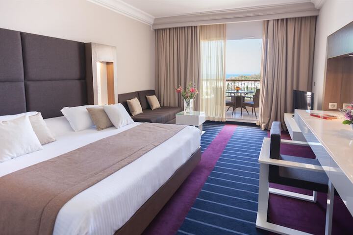 Room 10 of 49