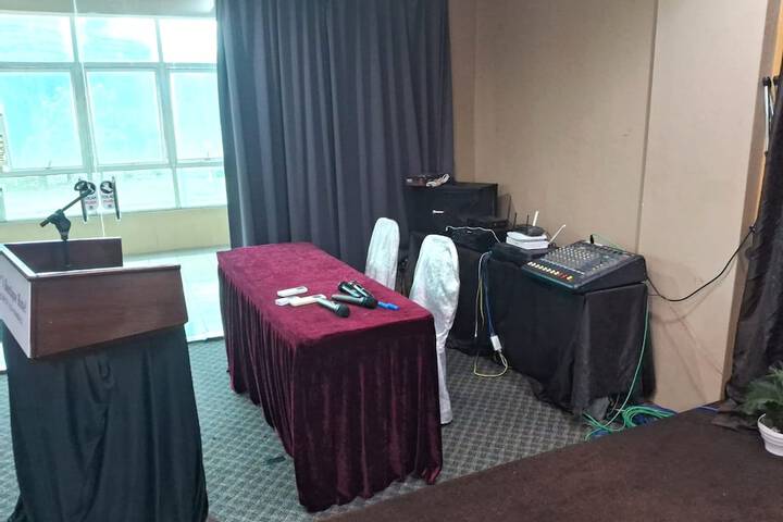 Banquet hall