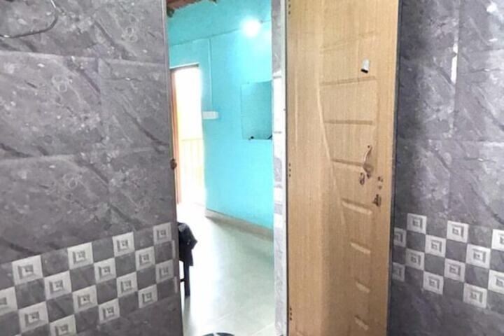 Room 14 of 18
