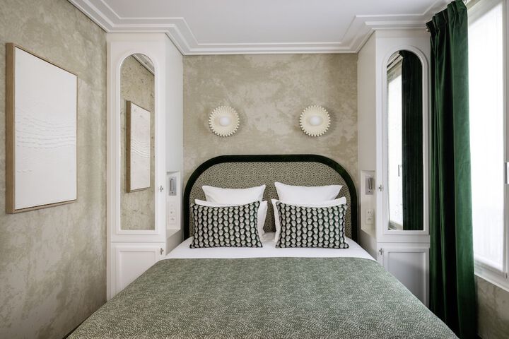 Room 4 of 64