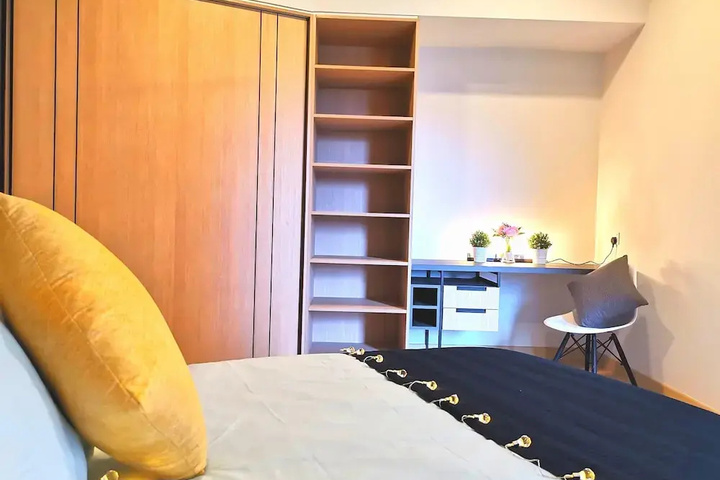 Room 2 of 26