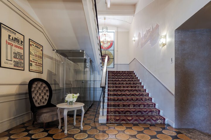Ballroom/Hall 56 of 64