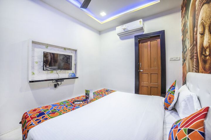 Room 14 of 25