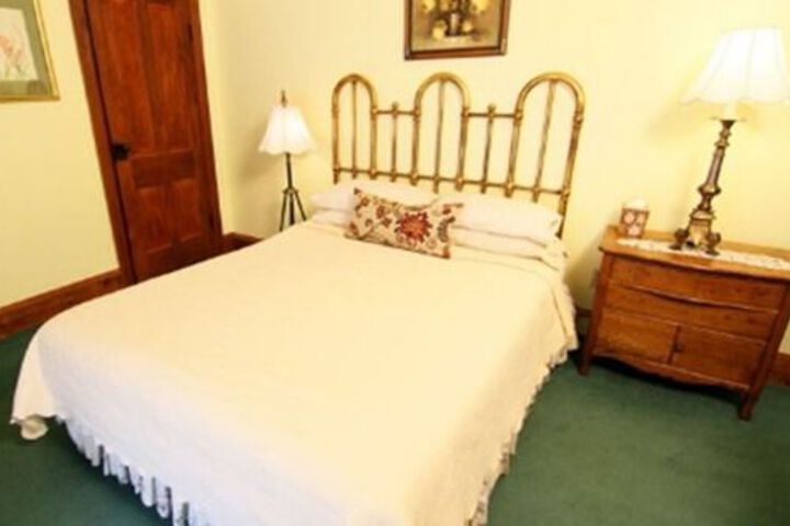 Room 12 of 99
