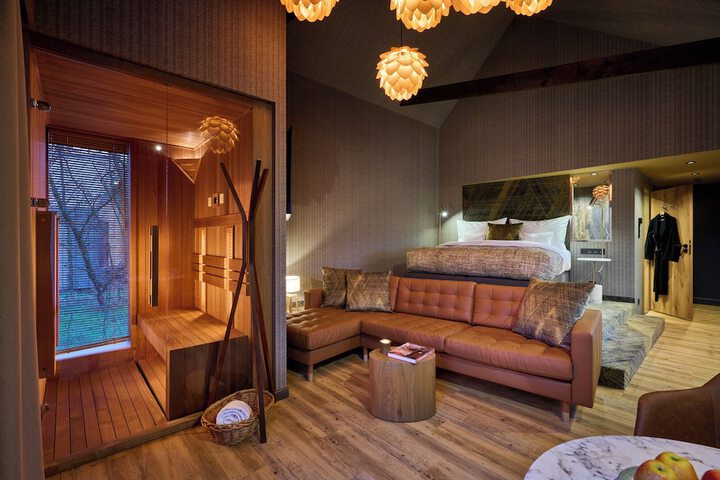 Room 12 of 65