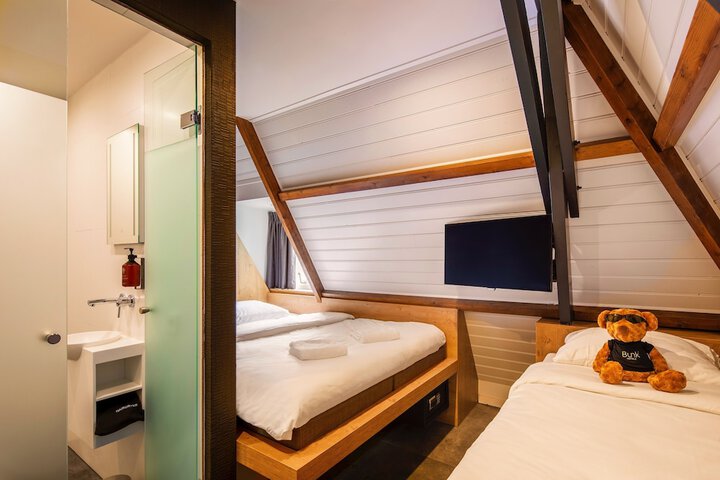 Room 21 of 54
