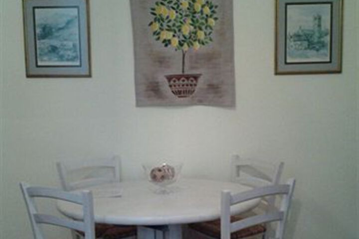 Dining 8 of 36