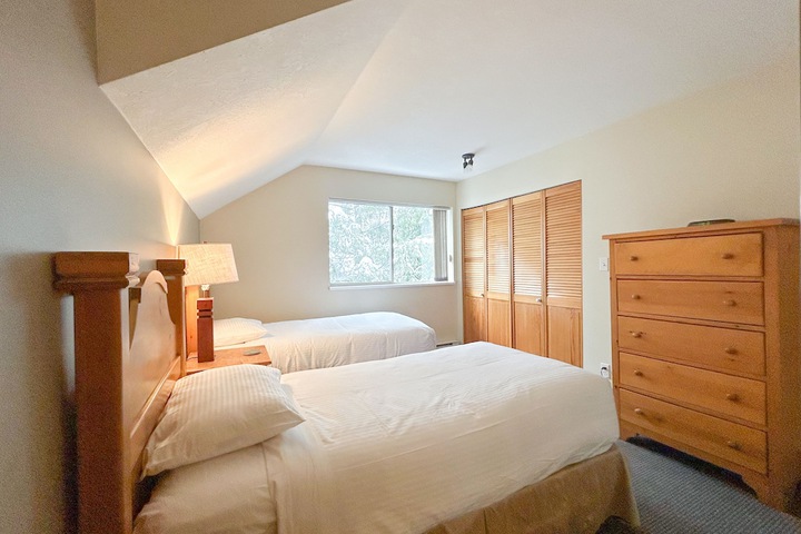Room 8 of 70