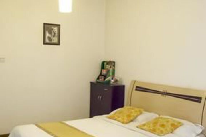 Room 17 of 40