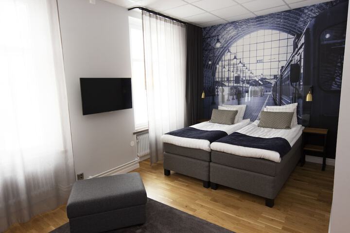 Room 11 of 48