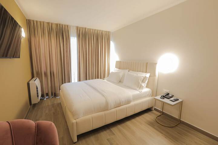 Room 44 of 101