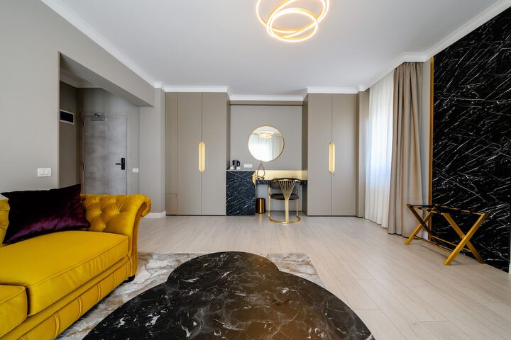 Room 42 of 70