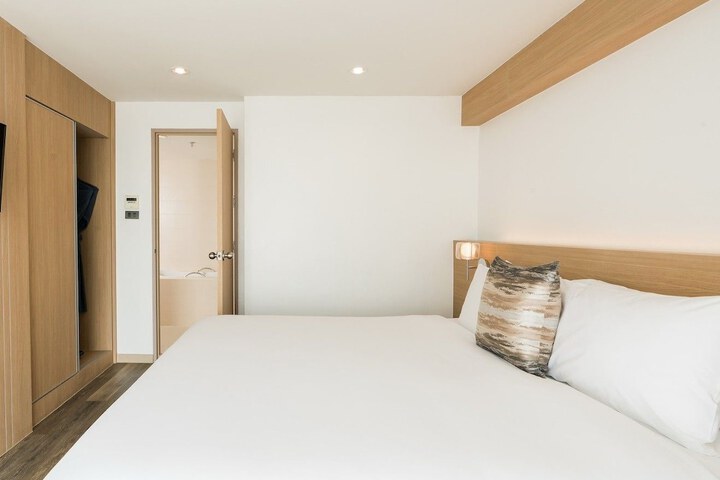 Room 15 of 63
