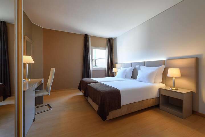 Room 8 of 36