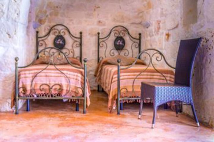Room 4 of 19