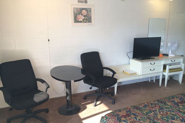 Room 5 of 38