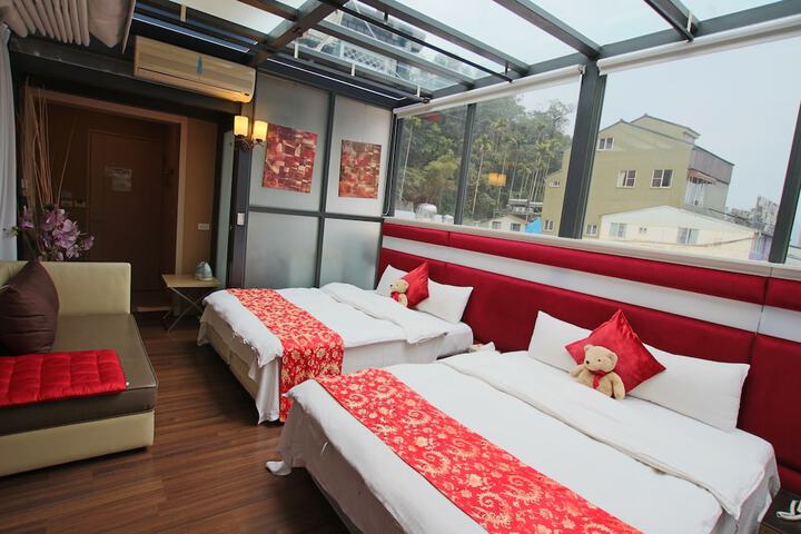 Hotel 2 of 115