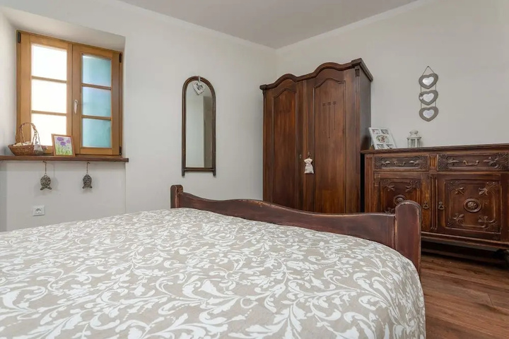 Room 5 of 21