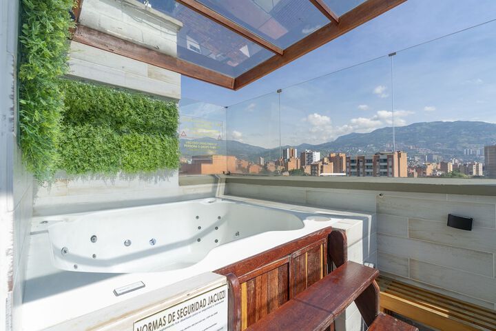 Sundeck 81 of 81