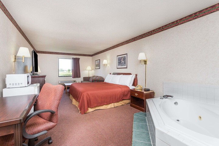 1 King Bed (1 of 12)