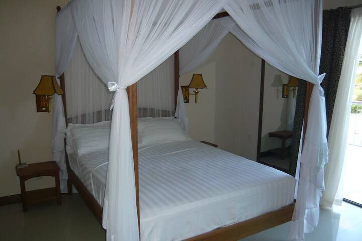Room 2 of 12