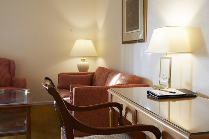 Room 72 of 151
