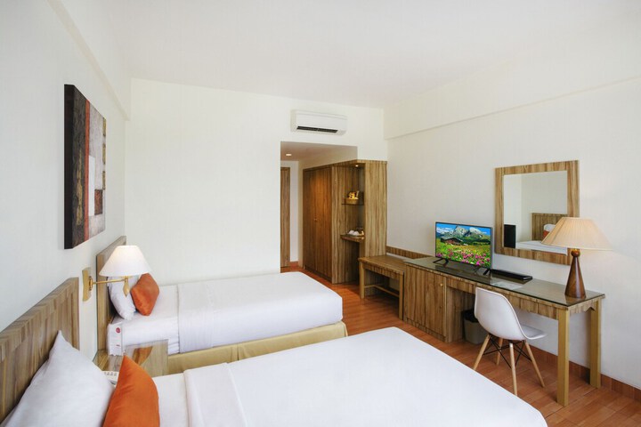 Room 5 of 48