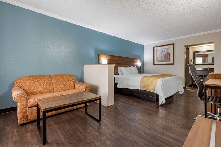Room 34 of 48