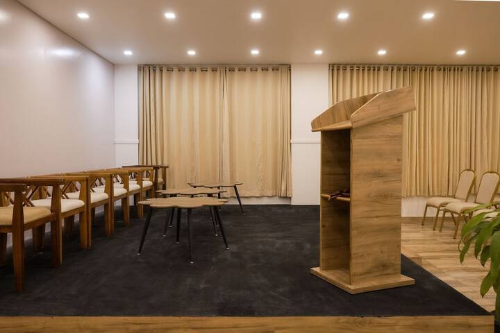Ballroom/Hall 190 of 209