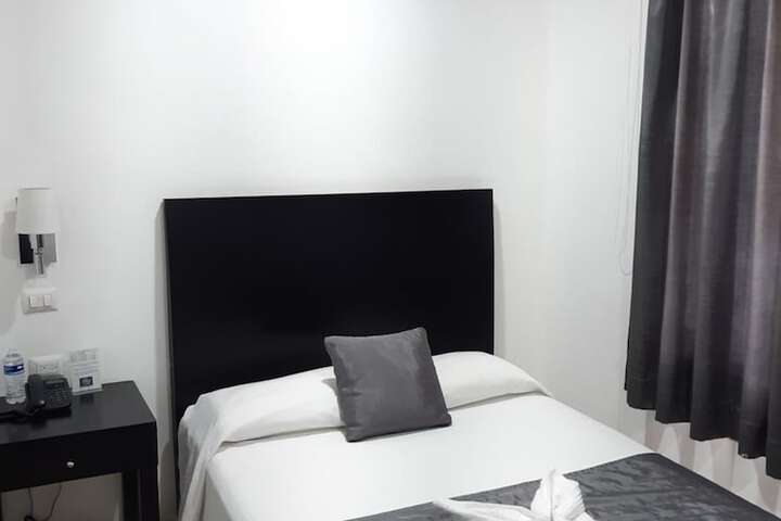 Room 17 of 36