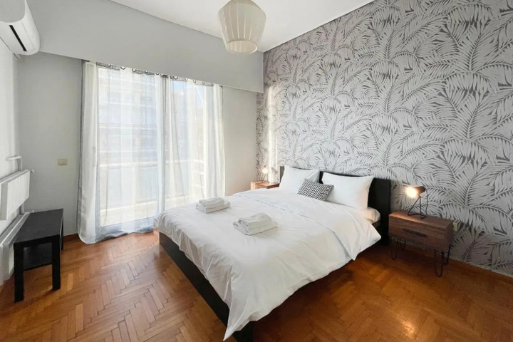 Room 4 of 13