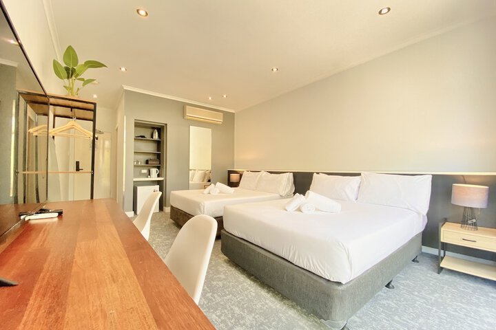 Room 5 of 38