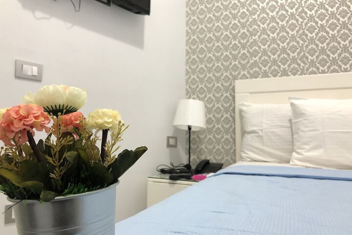 Room 8 of 32