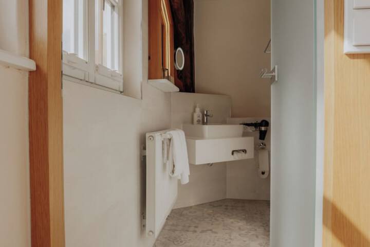 Room 45 of 64