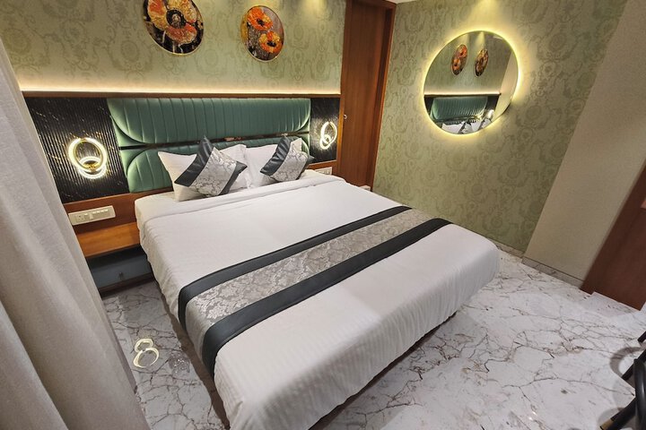 Room 30 of 60