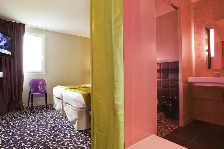 Room 2 of 24