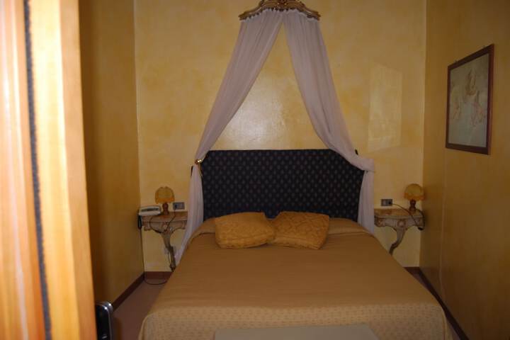 Room 46 of 90